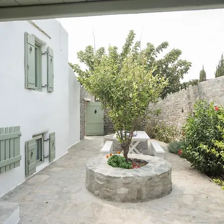 Zoi * Isterni (Paros)